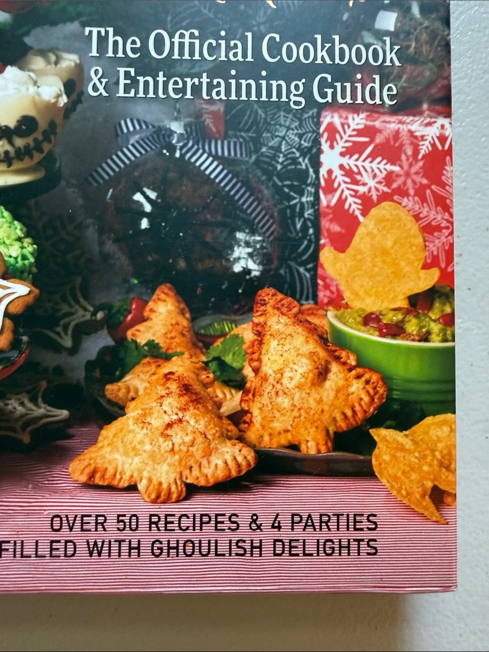 Disney Tim Burton's The Nightmare Before Christmas Cookbook - Black/Green Cover